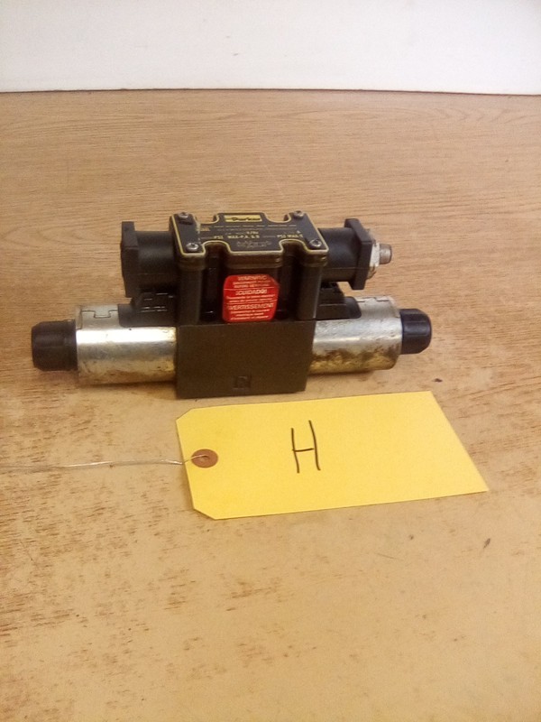 Parker D1VW020DNJGL5691XB027 Hydraulic Valve 24VDC 1.11A