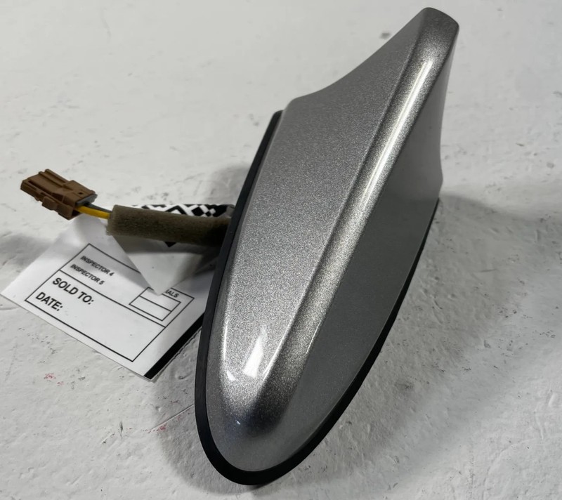 22-23 GENESIS G70 SHARK ROOF FIN SATELLITE RADIO ANTENNA SILVER (SSS) # 108115