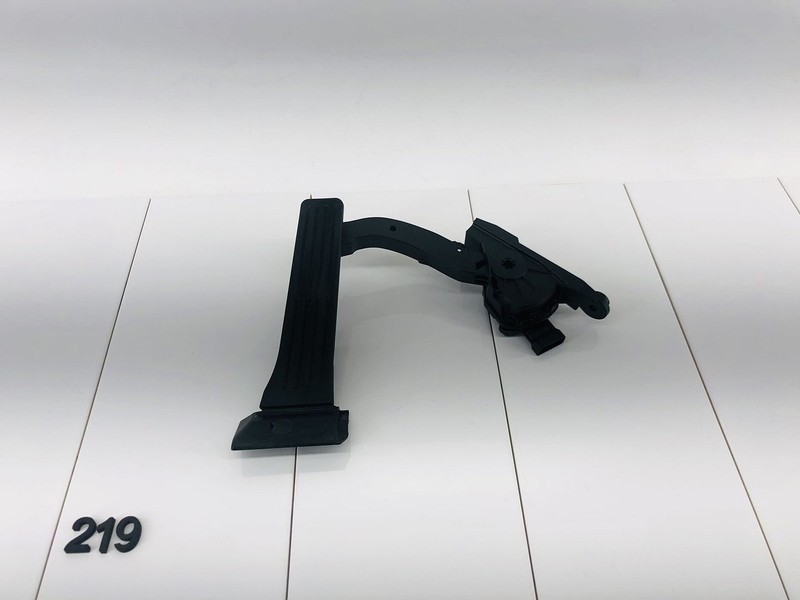11-16 HYUNDAI ELANTRA 1.8L L4 GASOLI ACCELERATOR GAS PEDAL TRAVEL SENSOR OEM