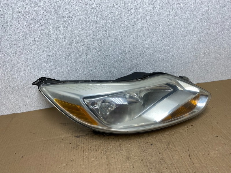 2012 2013 2014 Ford Focus Right Passenger Rh Side Headlight Oem AB8412 DW