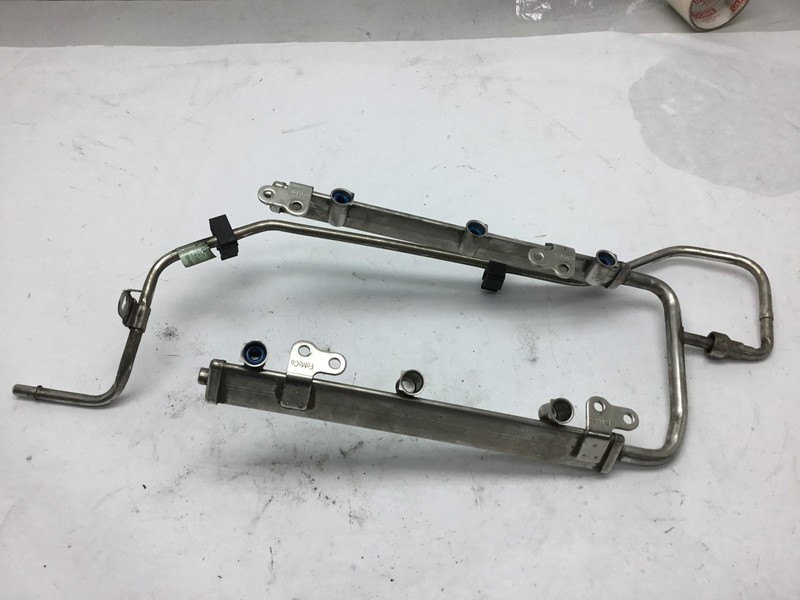 Lincoln MKT AWD 3.5L Fuel Gas Injector Rail Pipe 13 14 15 16 |:O