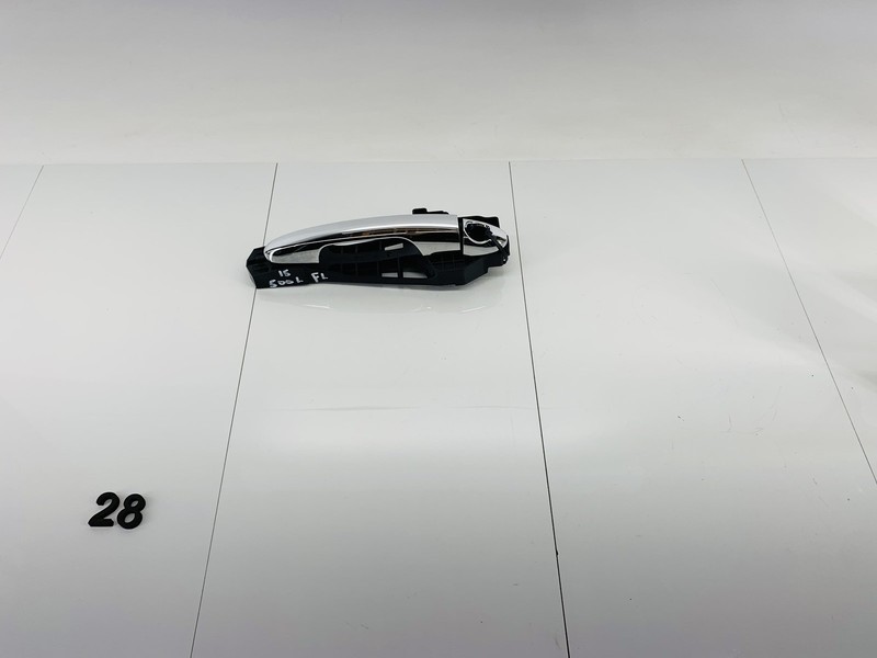 14-17 FIAT 500L FRONT LEFT DRIVER SIDE EXTERIOR DOOR HANDLE & BRACKET OEM