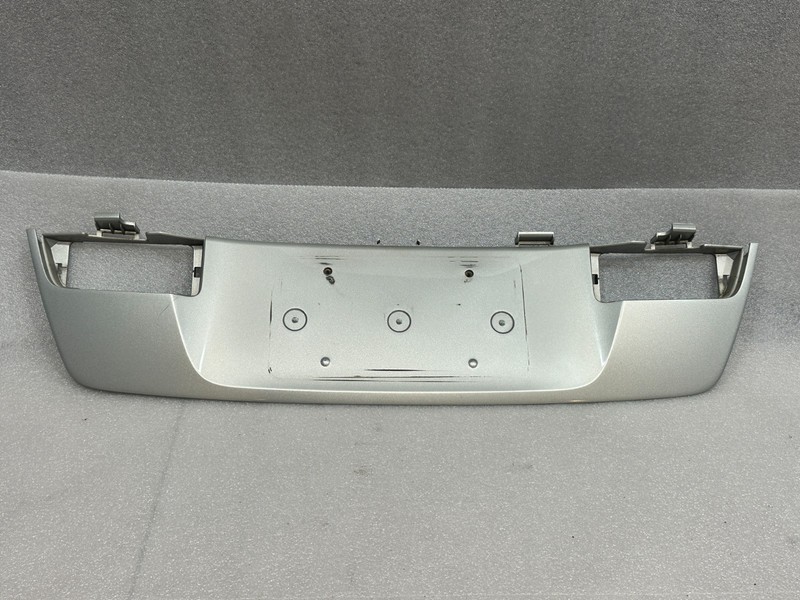 2003-2009 LEXUS GX470 REAR TAILGATE TRUNK LICENSE PLATE PANEL COVER 76811-60101