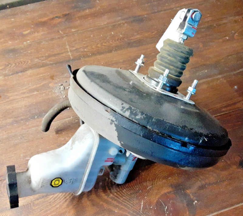 2011 Kia Sorento Power Brake Booster w/ Master Cylinder 59110-1U000