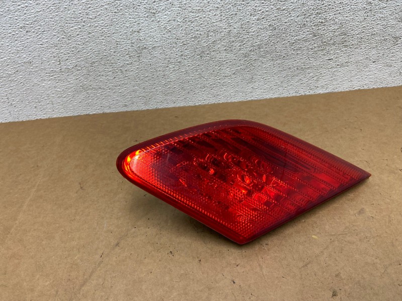 2003 to 2004 Toyota Avalon Right Passenger RH Inner Tail Light OEM AE3147 LK