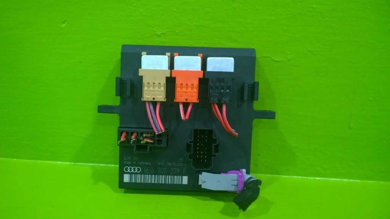 02 03 04 05 06 AUDI A4 CONV 1.8 COMMUNICATION INFORAMTION DISPLAY MODULE 2642-16