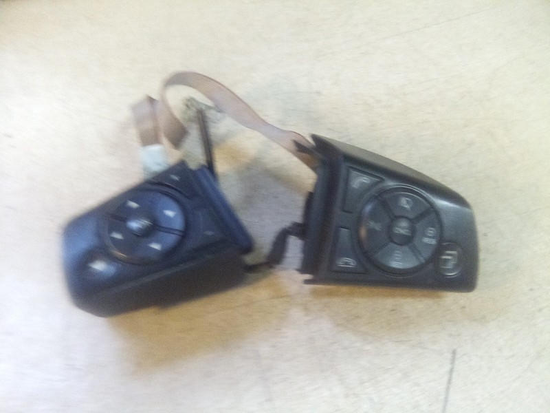 Freightliner Cascadia 2500437-AA Steering Wheel Cruise Control & Audio Switch