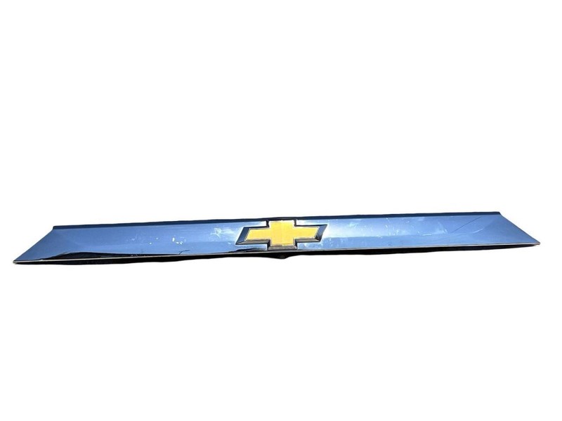 18-19 Chevrolet Traverse Liftgate License Plate Light Molding Chrome With Camera