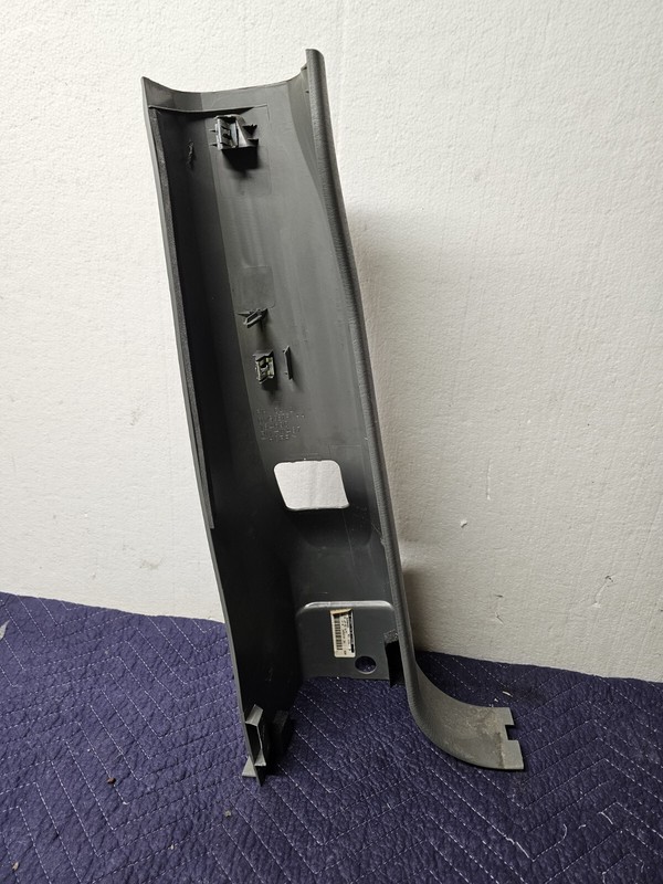 2001-2007 DODGE CARAVAN FRONT RIGHT PASSENGER LOWER CENTER PILLAR