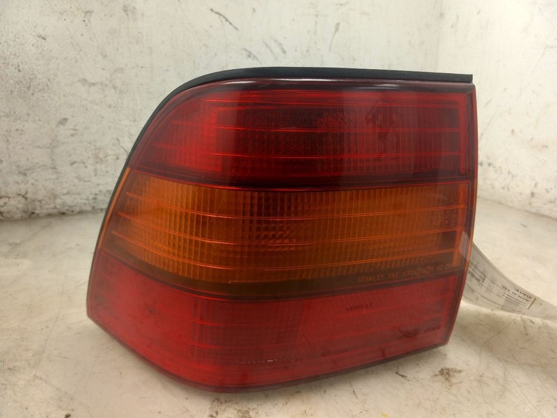 95 96 97 LEXUS LS400 DRIVER LEFT TAIL LIGHT