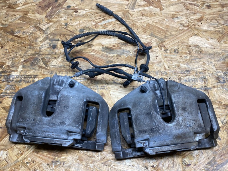 11-18 BMW F01 F02 F06 F10 F12 5/6/7 Series Front Brake Caliper Housing Set OEM✅