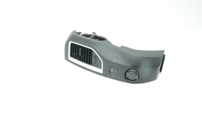 2017-2019 Nissan Titan 5.6L 4x4 Passenger Right Side Dash Vent with Outlet