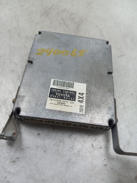 Engine ECM Electronic Control Module Center Dash 4WD Fits 00 TUNDRA