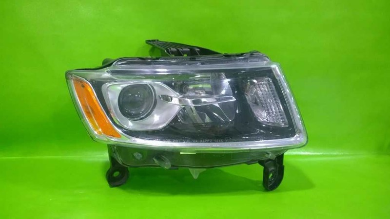 14-16 GRAND CHEROKEE PASSENGER RIGHT HALOGEN HEADLIGHT LAMP OEM 4345-60
