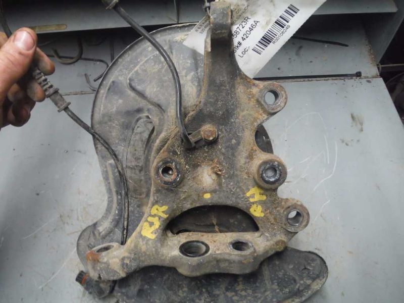 01 02 03 04 05 MERCEDES C320 R. FRT SPINDLE/KNUCKLE 108249