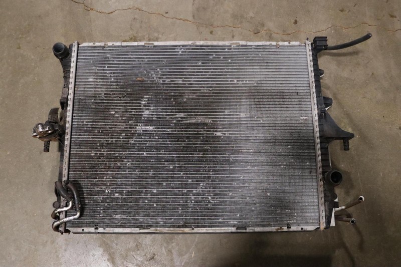2003-2010 PORSCHE CAYENNE 4.5L ENGINE RADIATOR COOLING CONDENSER ASSEMBLY OEM
