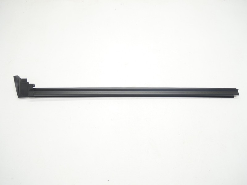 2024-2025 Ford Mustang GT S650 Passenger Door Weatherstrip Belt Right Side OEM