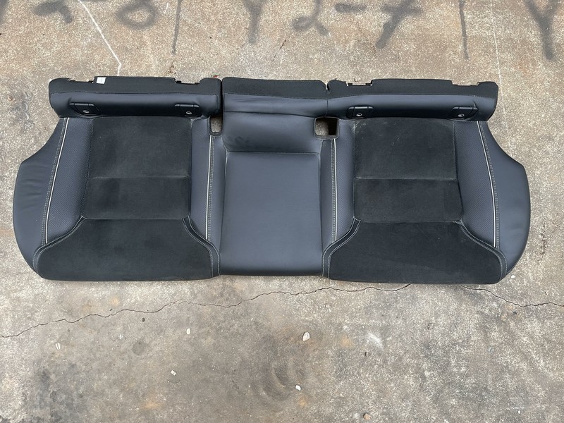 18-21 VOLVO XC60 REAR BLACK LEATHER ALCANTARA LOWER BOTTON SEAT CUSION OEM