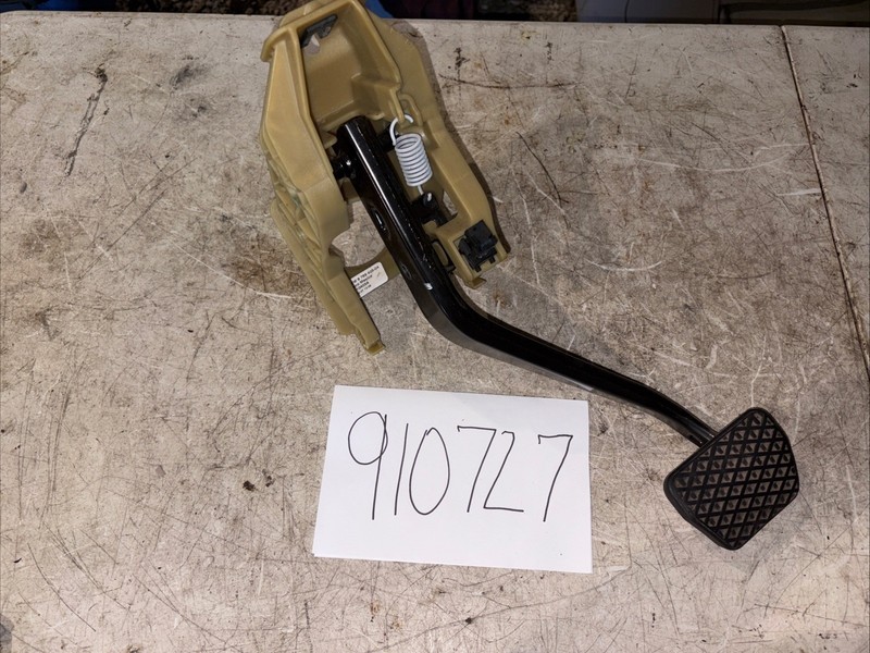 2007-10 BMW X5 BRAKE PEDAL W/ BRACKET OEM 6769403-04