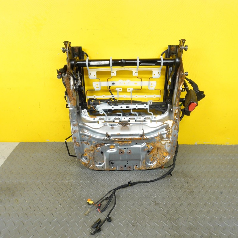 2019-2022 VOLVO XC40 FRONT RIGHT SEAT LOWER TRACK FRAME W/ MOTORS OEM 32272720