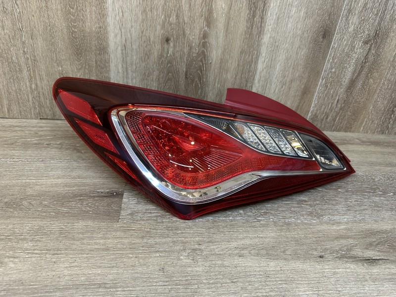 2013-16 GENESIS COUPE LH TAILLIGHT ASSY OEM PART # 92401-2M550