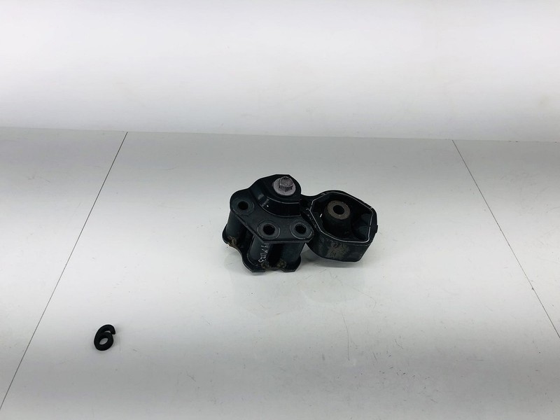14-18 MAZDA 3 2.0L L4 GAS ENGINE MOTOR MOUNT SUPPORT BRACKET OEM