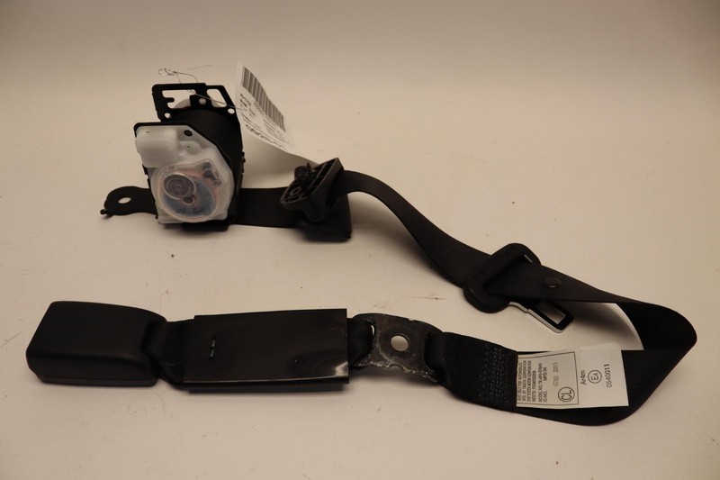 2010-2012 LEXUS ES350 SEDAN REAR CENTER MIDDLE SEAT BELT W/ BUCKLE OEM