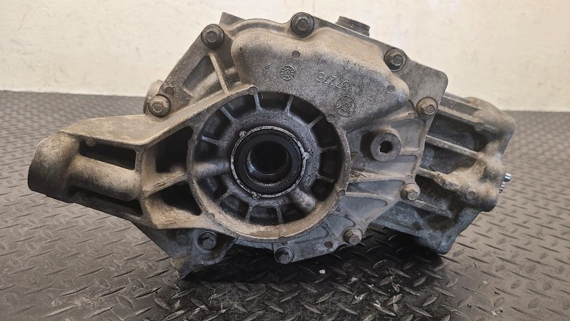 18-20 Chevrolet Traverse Rear Differential Axle Carrier OEM 84396133
