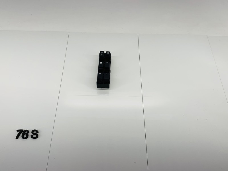 2015 KIA SORENTO FRONT LEFT DRIVER SIDE DOOR WINDOW REGULATOR SWITCH BUTTON OEM