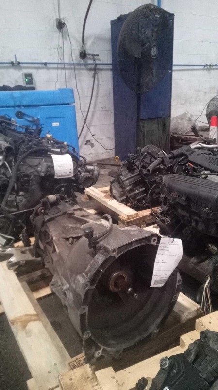 2017 Ford Mustang Manual Transmission Assembly OEM 105K Miles Grey FR337003CB