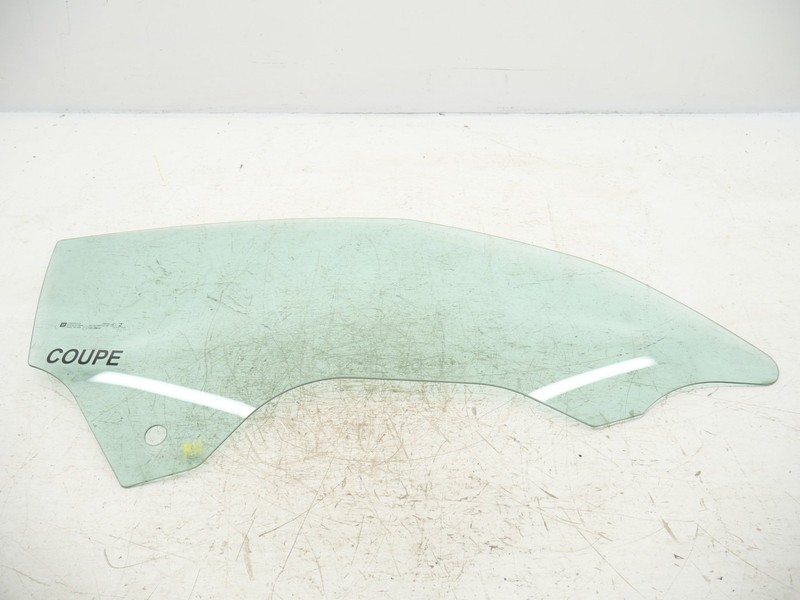 2014-2019 Chevrolet Corvette C7 RH Front Door Window Glass OEM 84299349