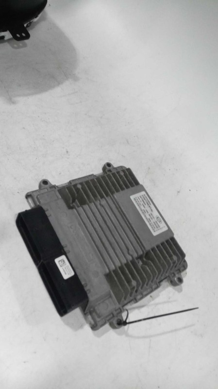 2015 KIA Sportage Engine Control Module ECM OEM 391072GCD0 Used 70K Miles