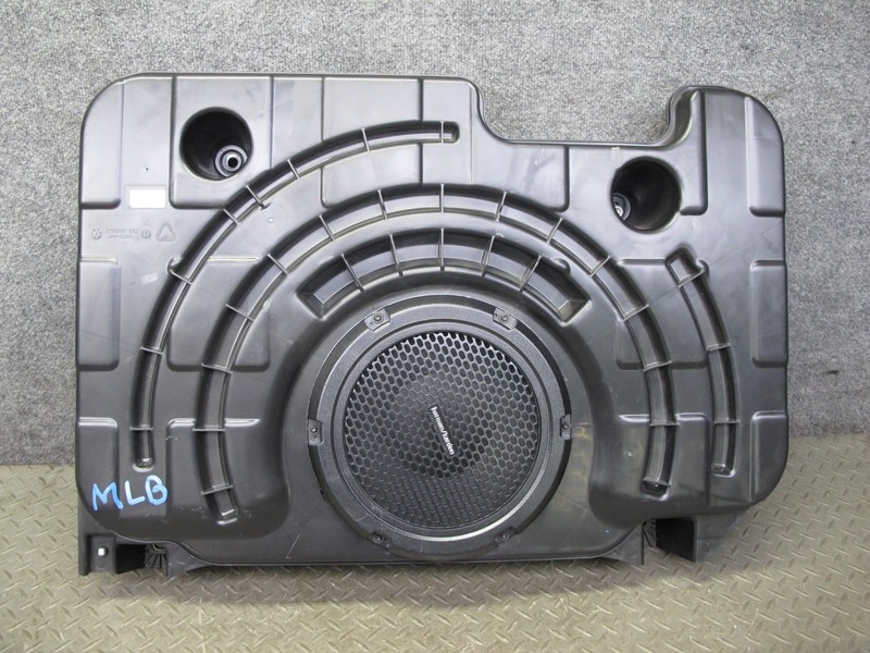 2017-2020 MASERATI LEVANTE M161 REAR AUDIO SUBWOOFER SPEAKER BOX ASSEMBLY