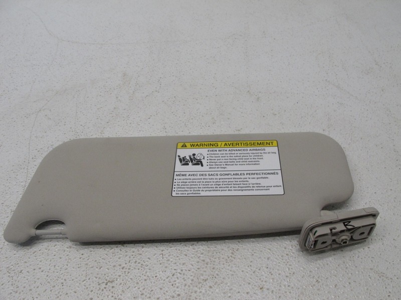 17 JAGUAR X760 XE 18-23 E F I PACE SUN VISOR SUNVISOR SHADE RIGHT FRONT OEM 1030