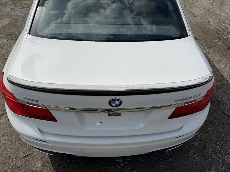 2009-2012 BMW 750i Deck Lid White