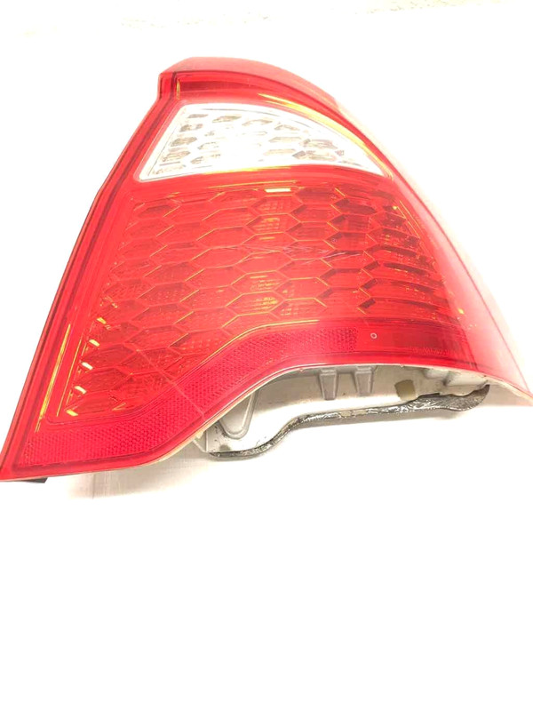 2012 Fusion RH Passenger Side Tail Light Assembly Light Scratc Part# 9E5313B504A
