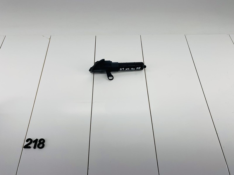 07-10 VOLVO XC90 FRONT RIGHT PASSENGER SIDE HEADLIGHT WASHER NOZZLE PUMP OEM