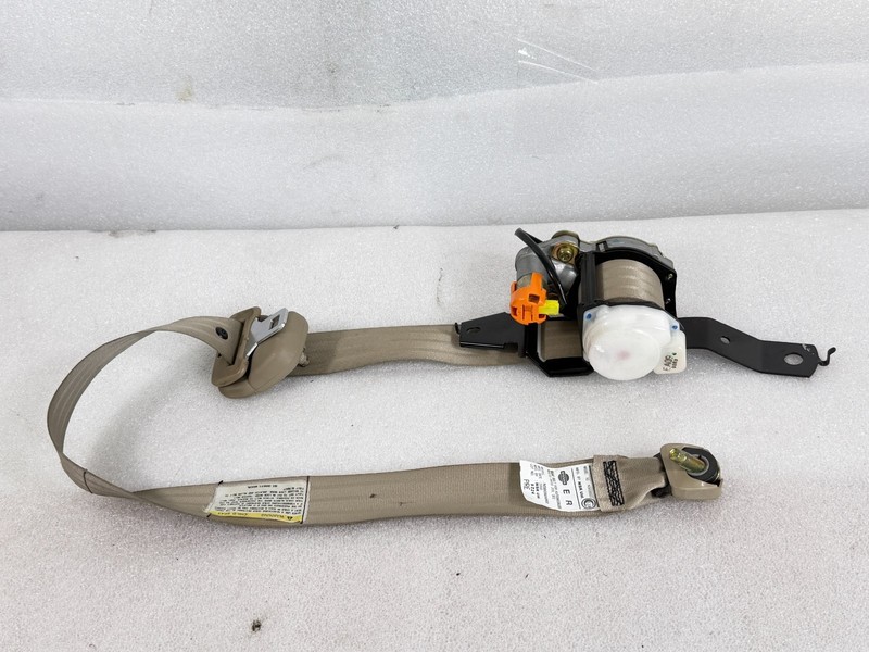 2000-2001 Nissan Maxima GXE Front RH Right Passenger Seat Belt Retractor #019