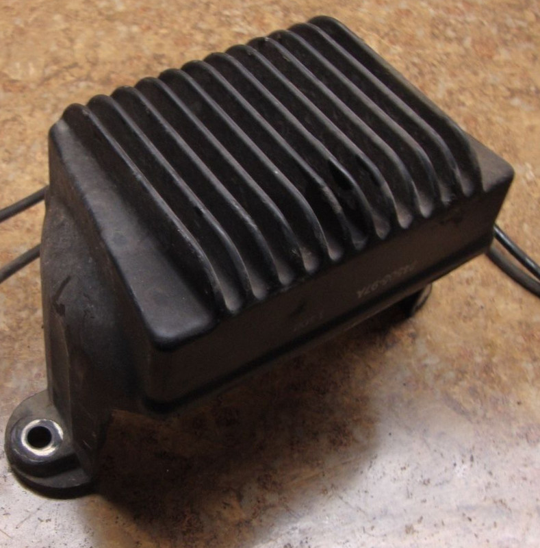 2001 Harley Davidson Electra Glide FLHTCI Classic Voltage Regulator Rectifier
