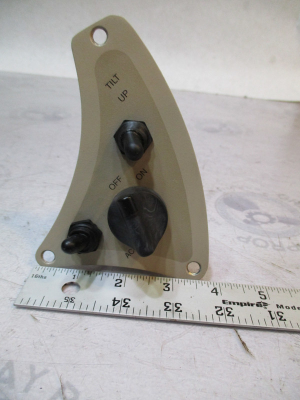 1995 WellCraft Excel 21SX Tilt & Accessory Switch Tan Dash Panel