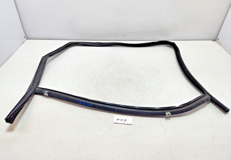 ✅ 14-22 OEM Range Rover Sport L494 Rear Left Driver Door Glass Run Channel Seal