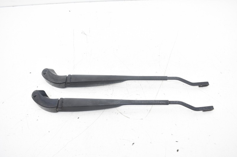 2006 Mini Cooper S R53 Windshield Wiper Arms Pairs Set OEM KW84