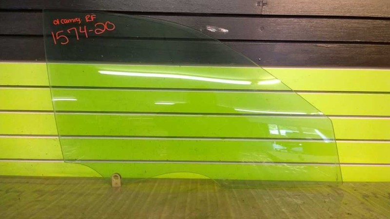 01 TOYOTA CAMRY LE SDN PASSENGER RIGHT FRONT DOOR GLASS 1574-20
