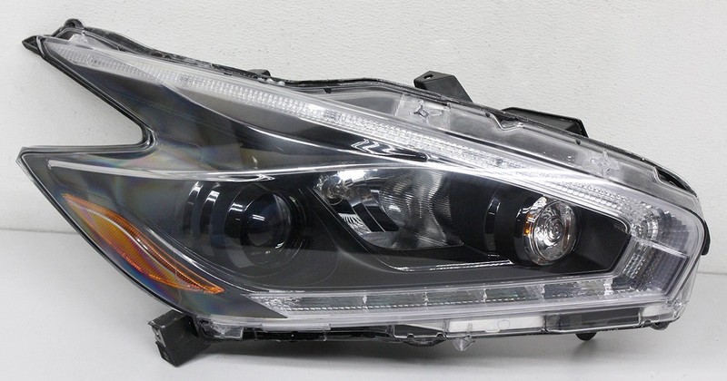 OEM Right Passenger Side Halogen Headlamp For 2018 Nissan Murano 26010-9UE1E