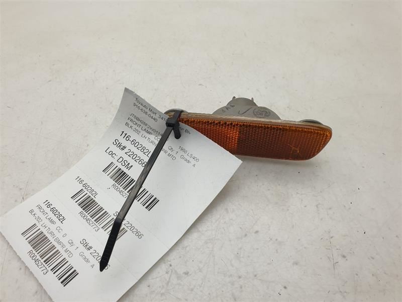 98-00 LEXUS LS400 DRIVER SIDE BUMPER MOUNTED TURN SIGNAL LAMP