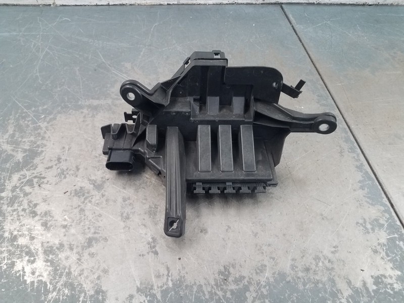 2016 Mercedes AMG C 63 S Battery Fuse Relay Box #3164 F7