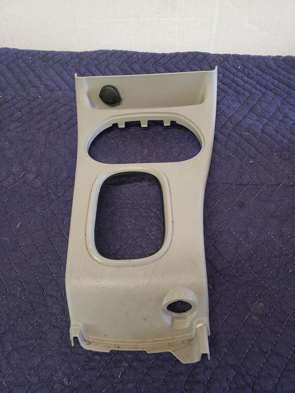 2005-2007 Chevy Cobalt Ss Center Console Plastic Shifter Cover