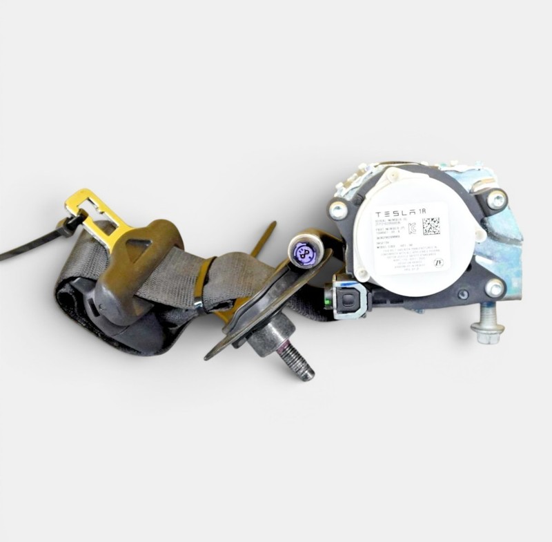 2021-2025 TESLA MODEL S FRONT RIGHT SEAT BELT RETRACTOR BLACK OEM 1556501-00-B