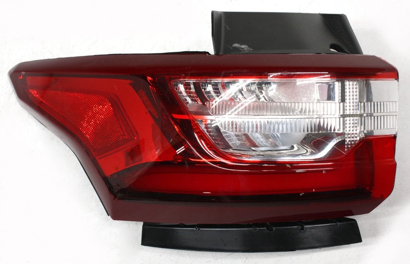 OEM Left Driver Side LED Tail Lamp For Chevy Traverse 85164971, Lens Crack