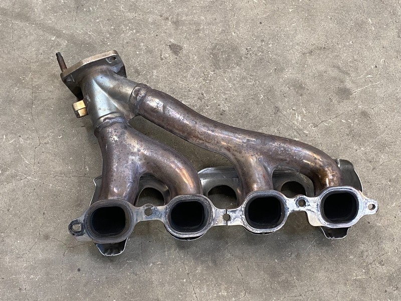 16 17 18 Chevrolet Camaro SS Right Passenger Exhaust Manifold 6.2L 1547 OEM